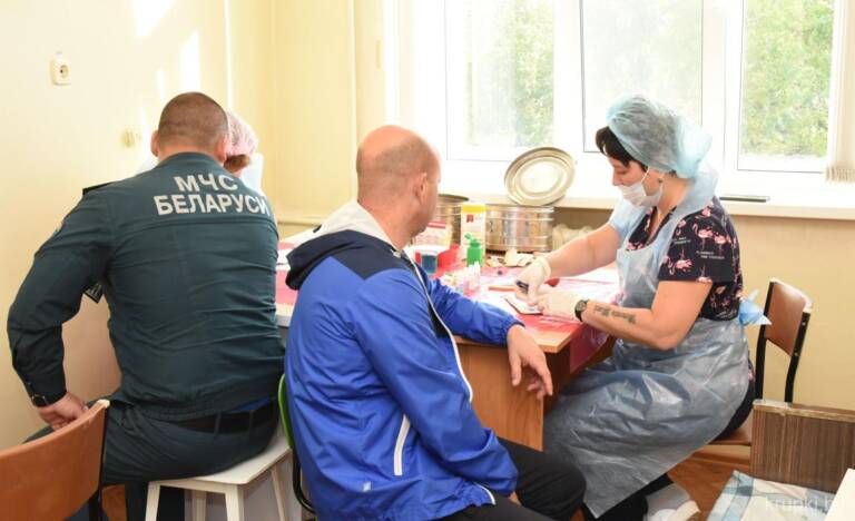 Около 100 крупчан приняли участие в Дне донора