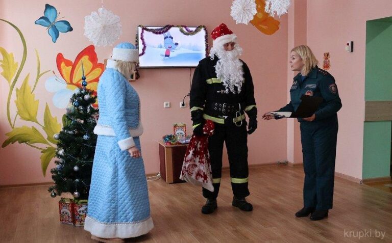 Спасатели и БРСМ организовали праздник в детском отделении ЦРБ