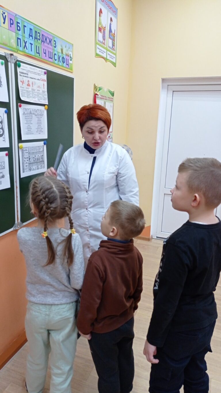 03.01.2024 г.  на базе ГУО «Средняя школа №1 им. В.Н. Марцинкевича» состоялась встреча учащихся с фельдшером «Крупская ЦРБ».