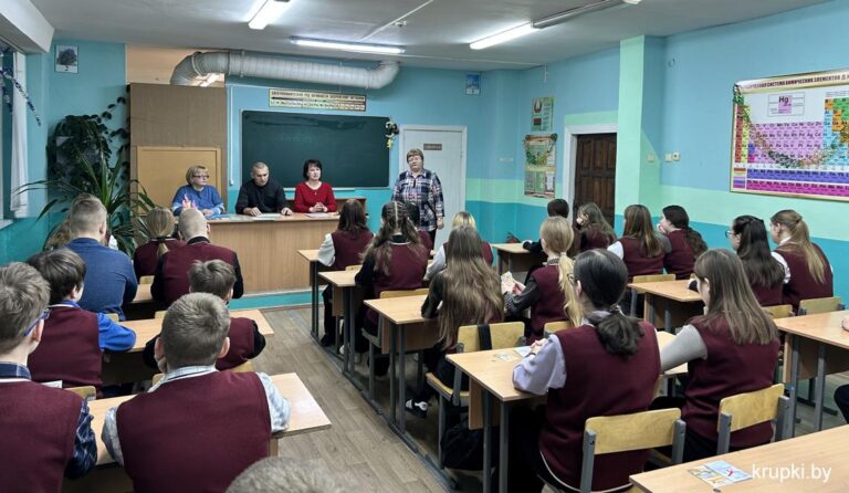 В преддверии Всемирного дня борьбы со СПИДом