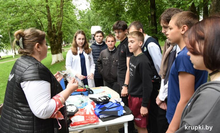 В городском парке прошел районный праздник «В лето — без опасности»